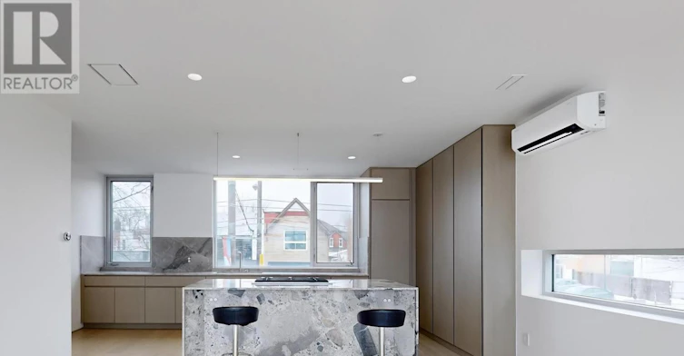 UPPER-899 Dundas Street W, Toronto, ON, M6J 1V9 - 5