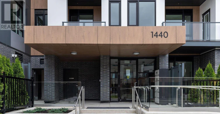 112-1440 Clarriage Court, Milton, ON, L9E 1B3