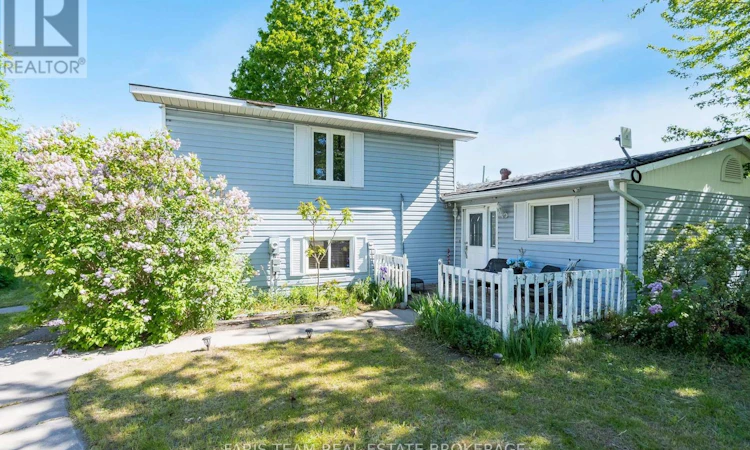 1008 Rainbow Valley Road W