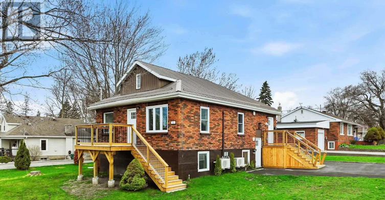 UPPER-164 Dixon Drive, Quinte West, ON, K8V 1X2
