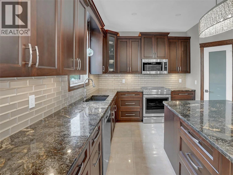 8747 Wascana Gardens Place, Regina, SK, S4V 1E8 - 13