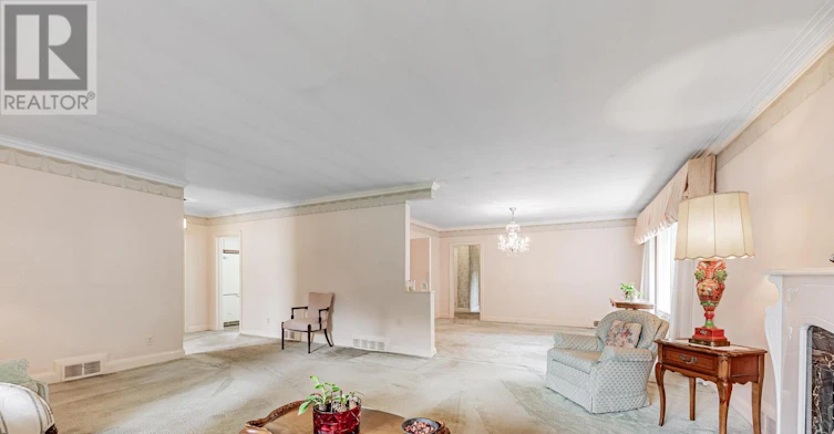 200 Cortleigh Boulevard, Toronto, ON, M5N 1P5 - 5
