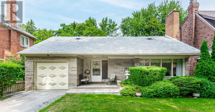200 Cortleigh Boulevard, Toronto, ON, M5N 1P5