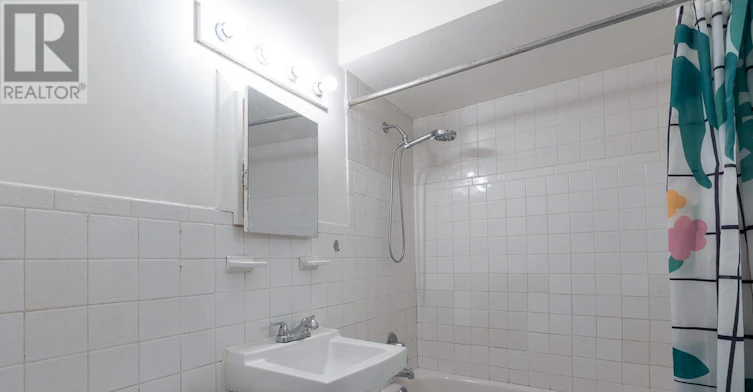 2-883 St Clair Avenue W, Toronto, ON, M6C 1C4 - 10