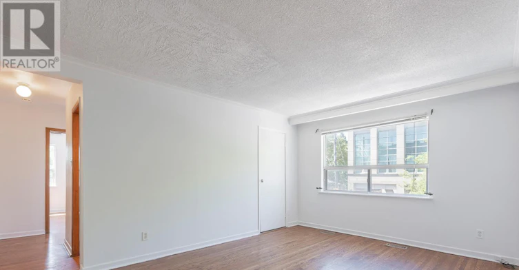 2-883 St Clair Avenue W, Toronto, ON, M6C 1C4