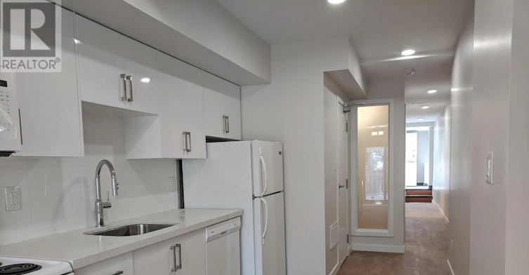 LOWER-119 Coxwell Avenue, Toronto, ON, M4L 3B3 - 2