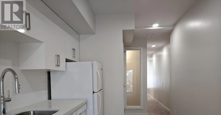 LOWER-119 Coxwell Avenue, Toronto, ON, M4L 3B3 - 3