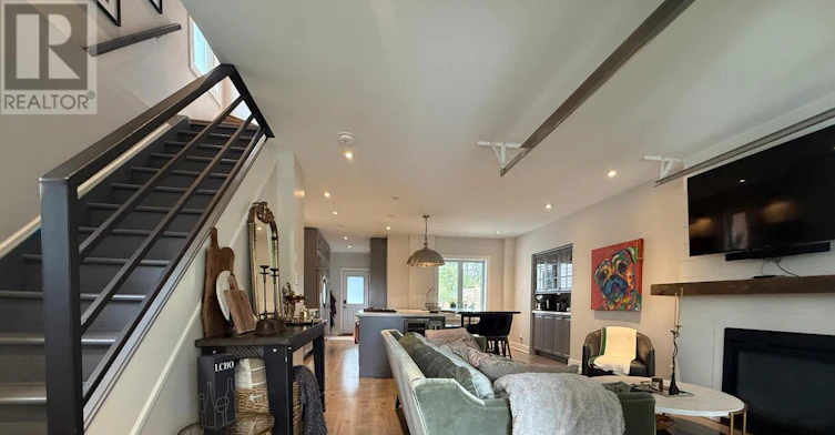 UPPER-48 Albani Street, Toronto, ON, M8V 1X2 - 8