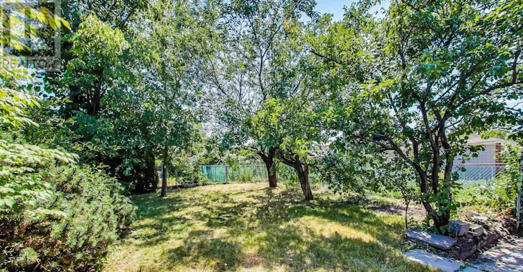 1097 Glengrove Avenue, Toronto, ON, M6B 2K3 - 26