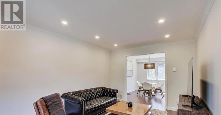 1097 Glengrove Avenue, Toronto, ON, M6B 2K3 - 4