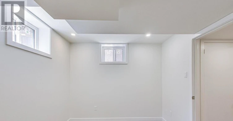 1097 Glengrove Avenue, Toronto, ON, M6B 2K3 - 20