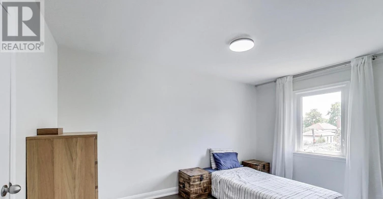 1097 Glengrove Avenue, Toronto, ON, M6B 2K3 - 12