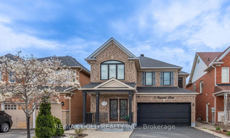 8 Bayridge Drive