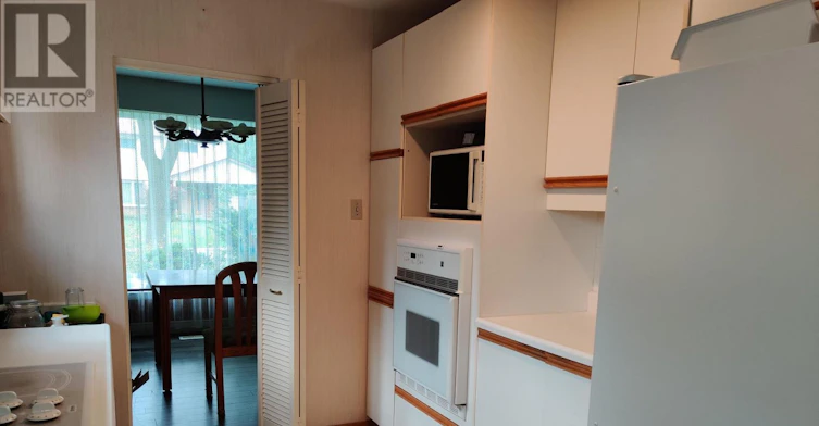 UPPER-9 Lisburn Crescent, Toronto, ON, M2J 2Z4 - 26