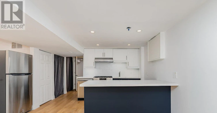 LL-901 Manning Avenue, Toronto, ON, M6G 2X5