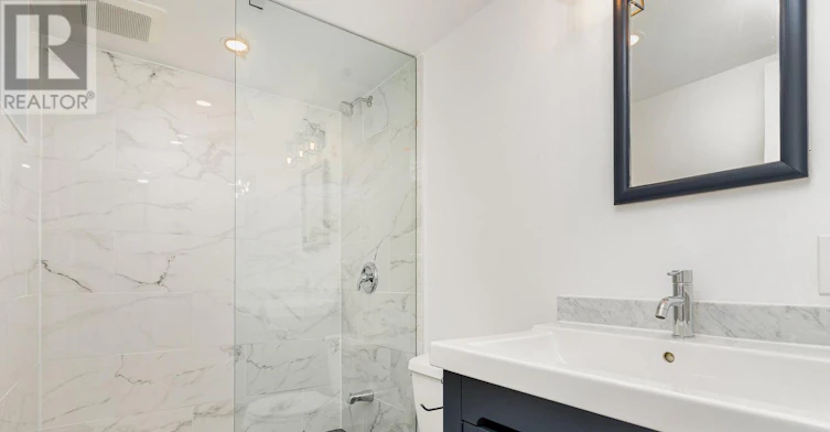LL-901 Manning Avenue, Toronto, ON, M6G 2X5 - 15