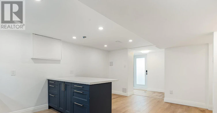 LL-901 Manning Avenue, Toronto, ON, M6G 2X5 - 8