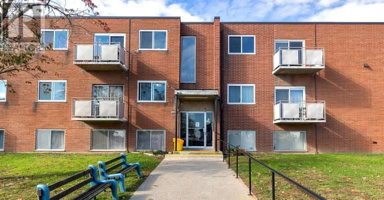 3-3815 Portage Road, Niagara Falls, ON, L2J 2L1