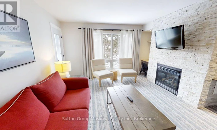 52-305-1235 Deerhurst Drive