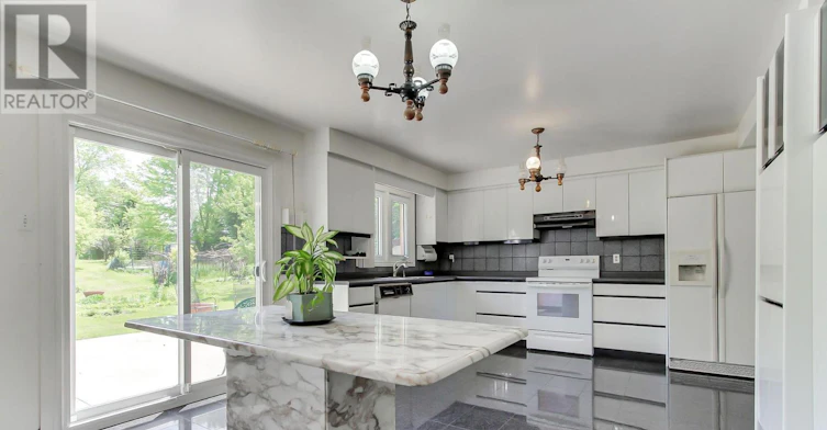 223 Burns Boulevard, King, ON, L7B 1C8 - 5