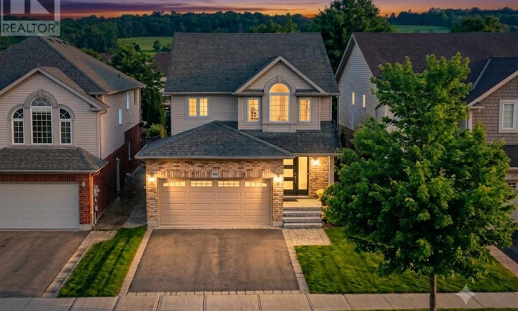 22 Highlands Crescent