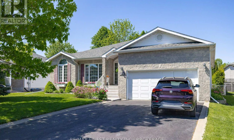 320 Friarhill Crescent