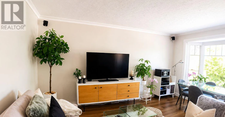 10 Lady Bank Road, Toronto, ON, M8Z 4J5 - 3
