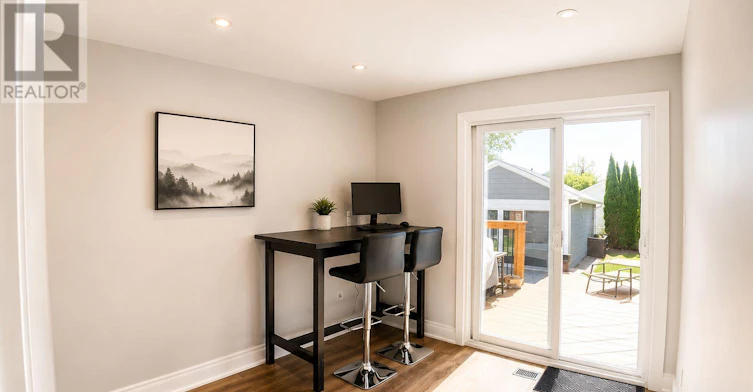 10 Lady Bank Road, Toronto, ON, M8Z 4J5 - 8