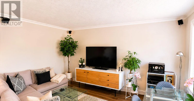 10 Lady Bank Road, Toronto, ON, M8Z 4J5 - 2