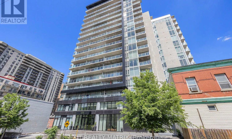 405-255 Bay Street