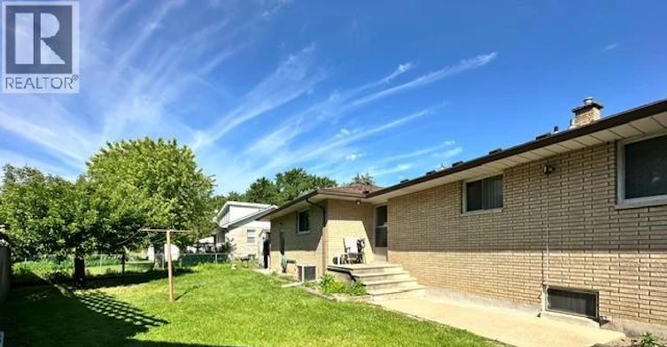 921 Kennedy Drive West, Windsor, ON, N9G 1T2 - 18