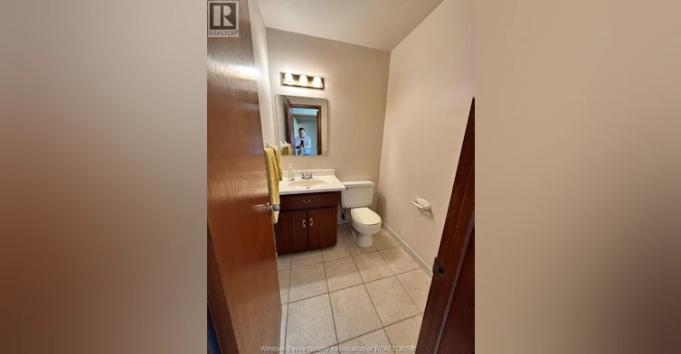 921 Kennedy Drive West, Windsor, ON, N9G 1T2 - 10