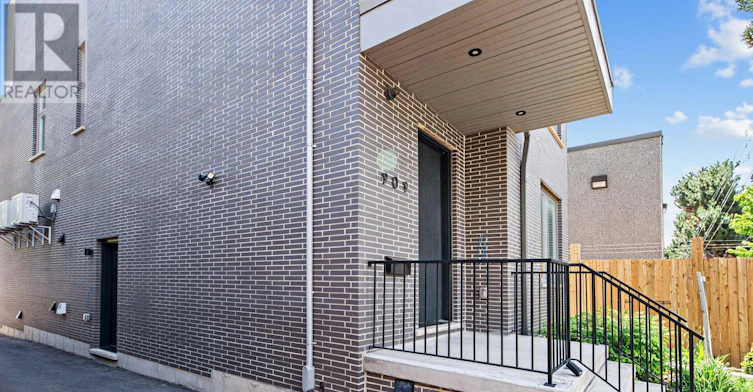 1-909 Castlefield Avenue, Toronto, ON, M6B 1C9 - 3