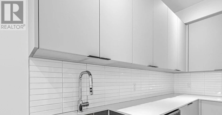 1-909 Castlefield Avenue, Toronto, ON, M6B 1C9 - 20