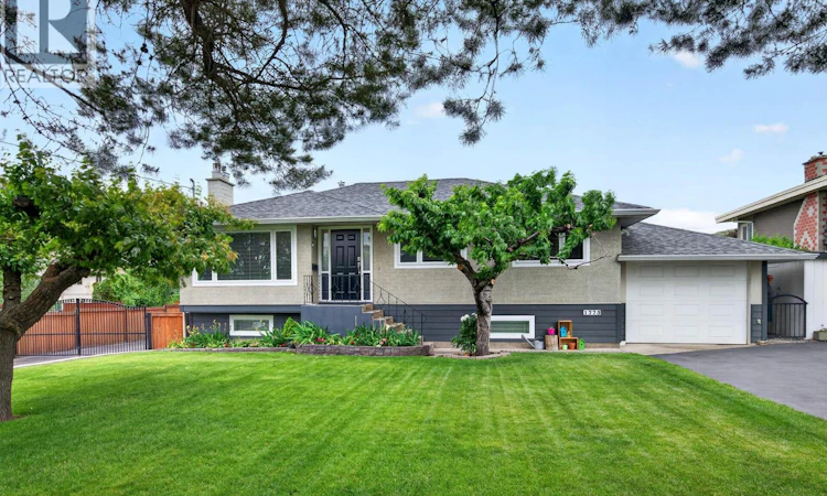 1775 Apple Lane