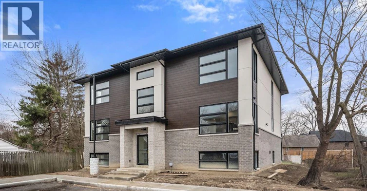 206-3871 Howard, Windsor, ON, N9G 1N6
