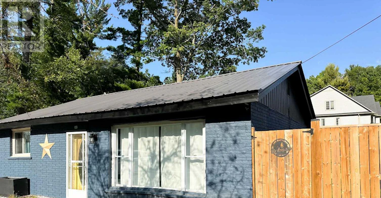 339 Zoo Park Road, Wasaga Beach, ON, L9Z 1S7 - 2