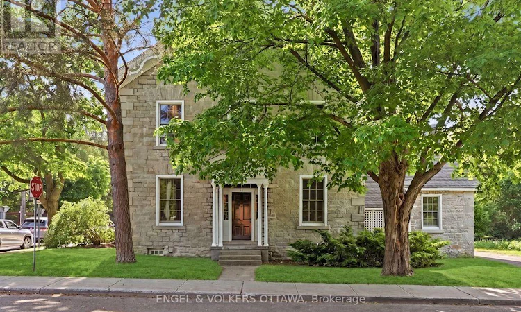 71 Thomas Street