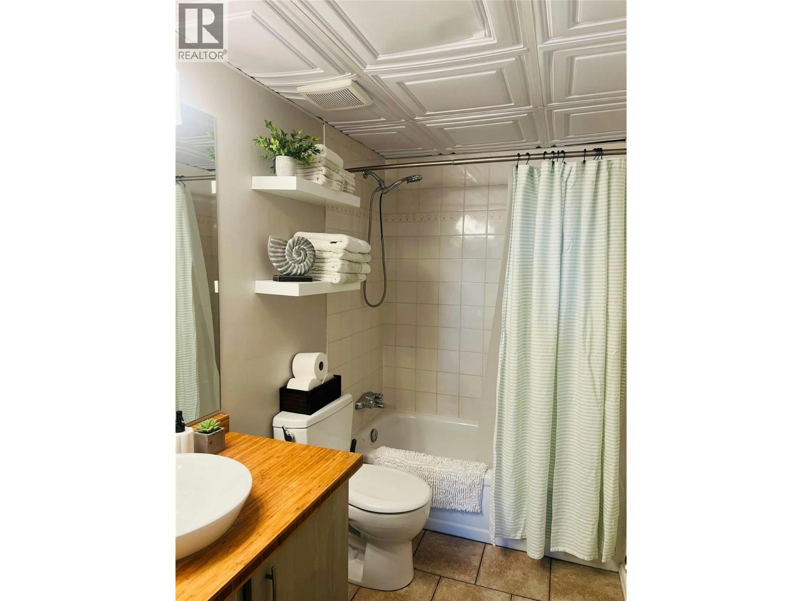 301-922 Dynes Avenue, Penticton, BC, V2A 7X7 - 12