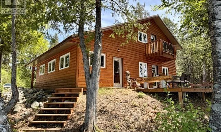16 Maniwaki Lane