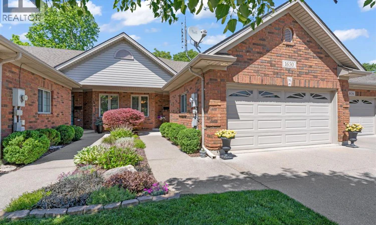 1630 Naples Crescent