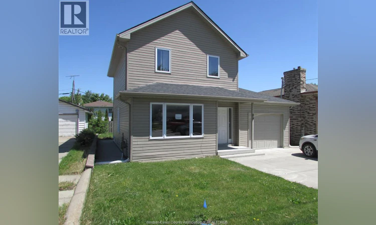 89 Oak Street East