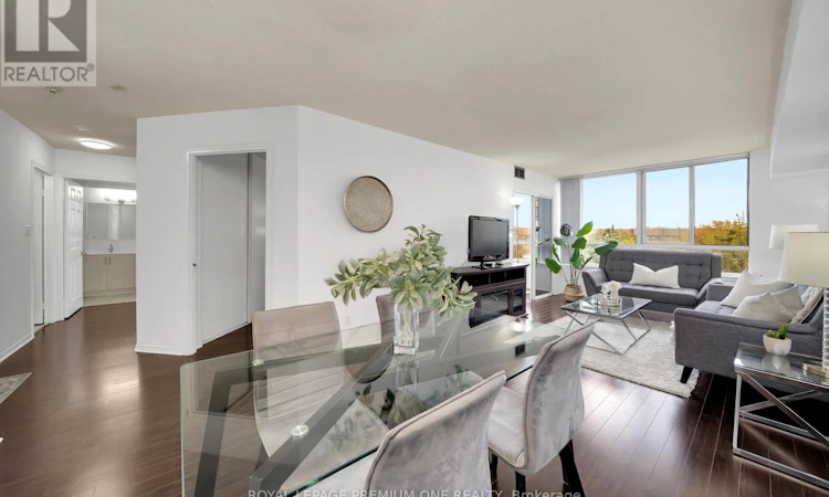 310-1001 Cedarglen Gate