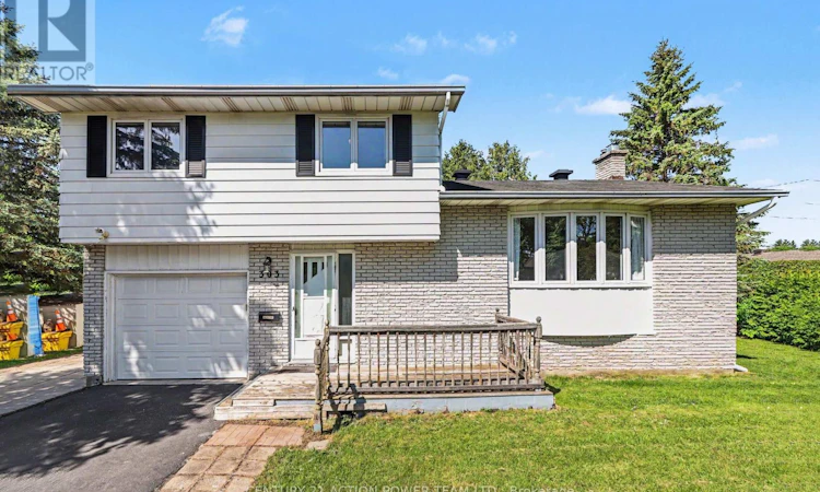 303 Hoylake Crescent