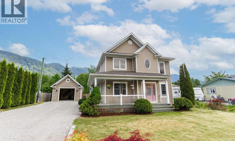 3561 Cottonwood Crescent