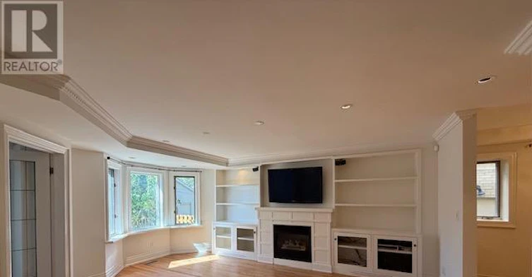 213 Cranbrooke Avenue, Toronto, ON, M5M 1M8 - 6