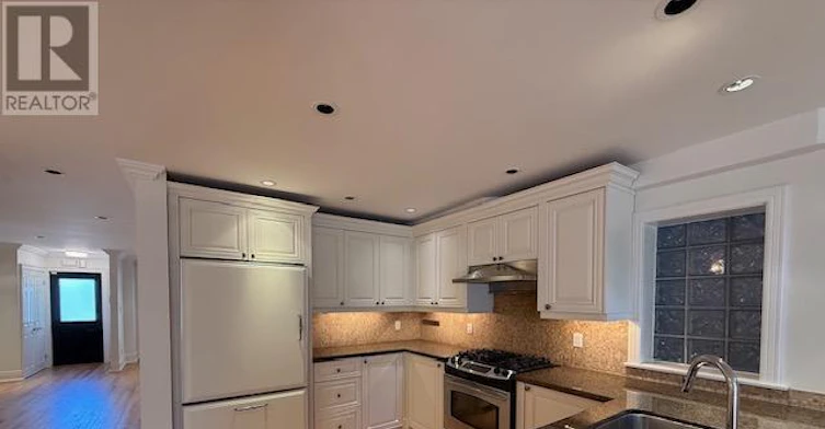 213 Cranbrooke Avenue, Toronto, ON, M5M 1M8 - 7
