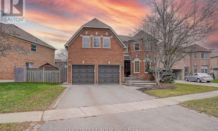 8 Mooreland Court