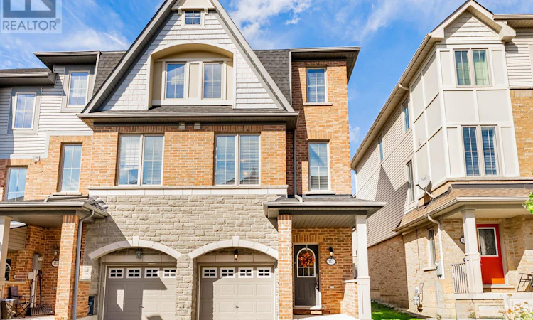 111 Cedar Lake Crescent