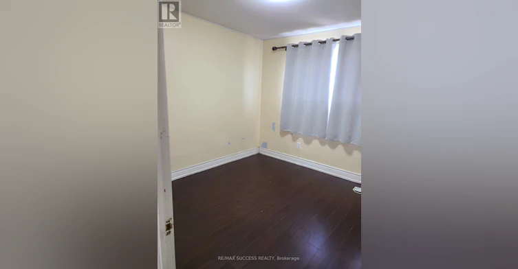 3291 Brandon Gate Drive, Mississauga, ON, L4T 2G3 - 9